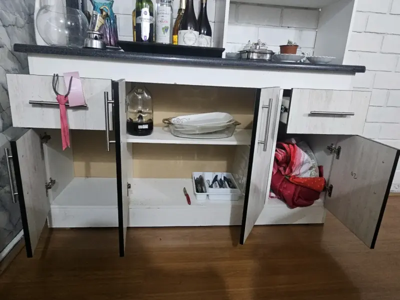 Mueble de cocina con almacenamiento y estantes - 4