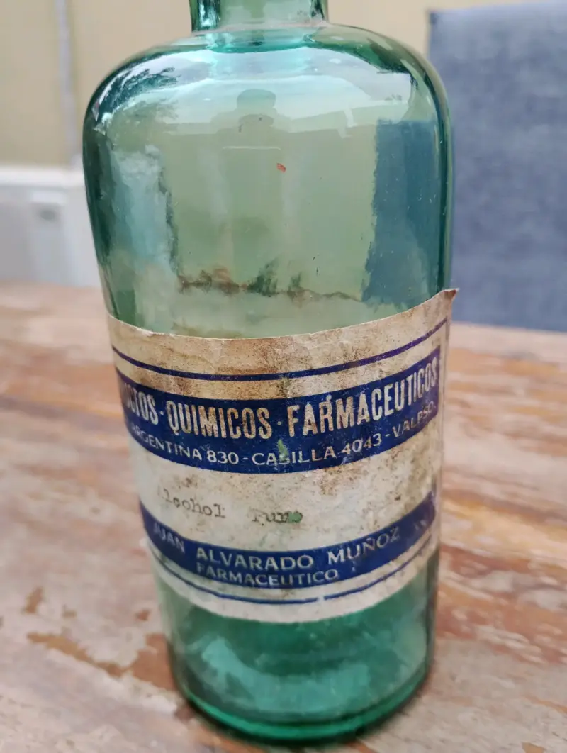 Botellas antiguas de vidrio y lata de Leche de Magnesia Phillips - 4