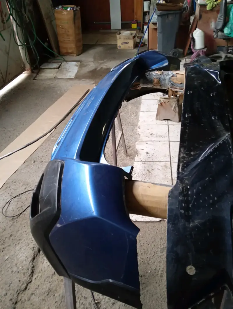 Parachoques trasero Subaru XUV - 1
