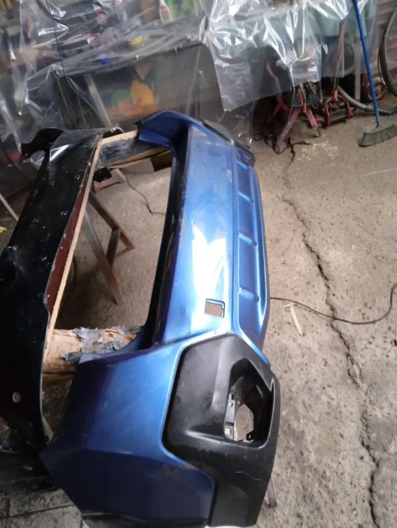 Parachoques trasero Subaru XUV - 5