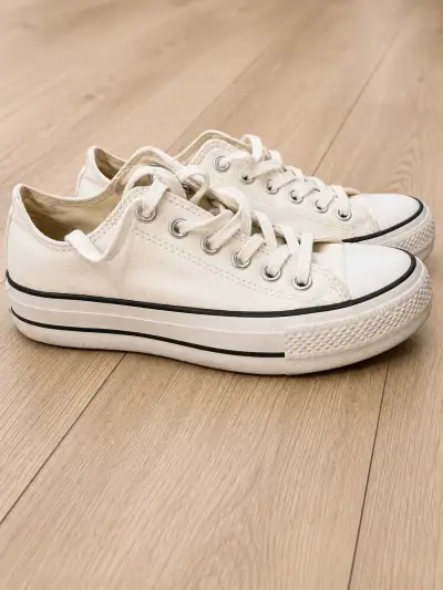 Zapatillas blancas de lona Converse chuk Taylor - miniatura 1