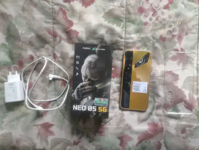 Smartphone Nubia Neo 5G amarillo con cargador - miniatura 2