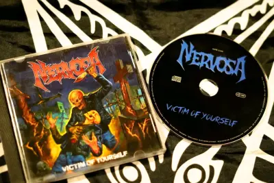 Colección de CDs de música rock y metal - miniatura 1