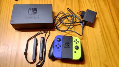 Nintendo Switch+ 3 juegos Físicos+ Accesorios - miniatura 2
