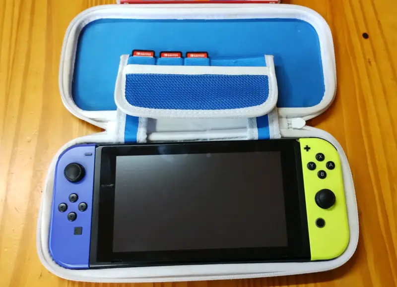 Nintendo Switch+ 3 juegos Físicos+ Accesorios - 3