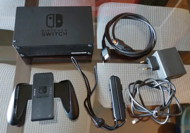 Nintendo Switch+ 2 juegos físicos+ Accesorios - 2