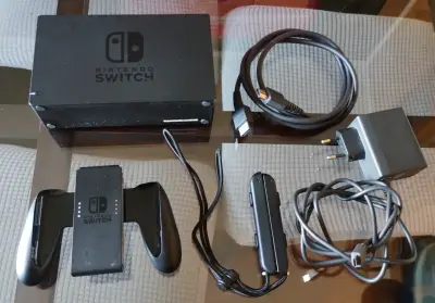 Nintendo Switch+ 2 juegos físicos+ Accesorios - miniatura 2