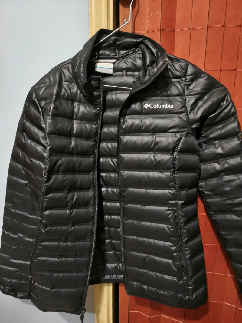 Chaqueta Columbia negra acolchada para invierno - 1