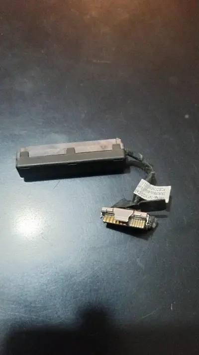 Conector SATA para disco duro portátil - miniatura 2