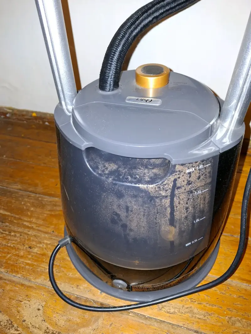 Vaporizador de ropa Oster de pedestal - 4