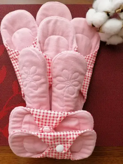 Toallas higiénicas reutilizables de tela estampada - miniatura 1