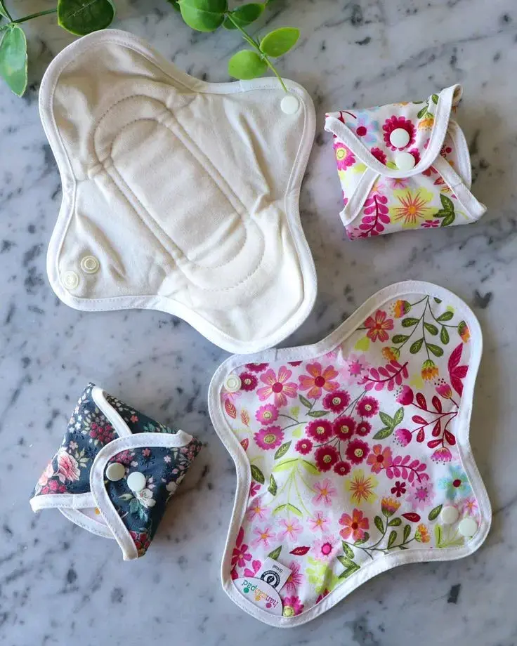 Toallas higiénicas reutilizables de tela estampada - 3