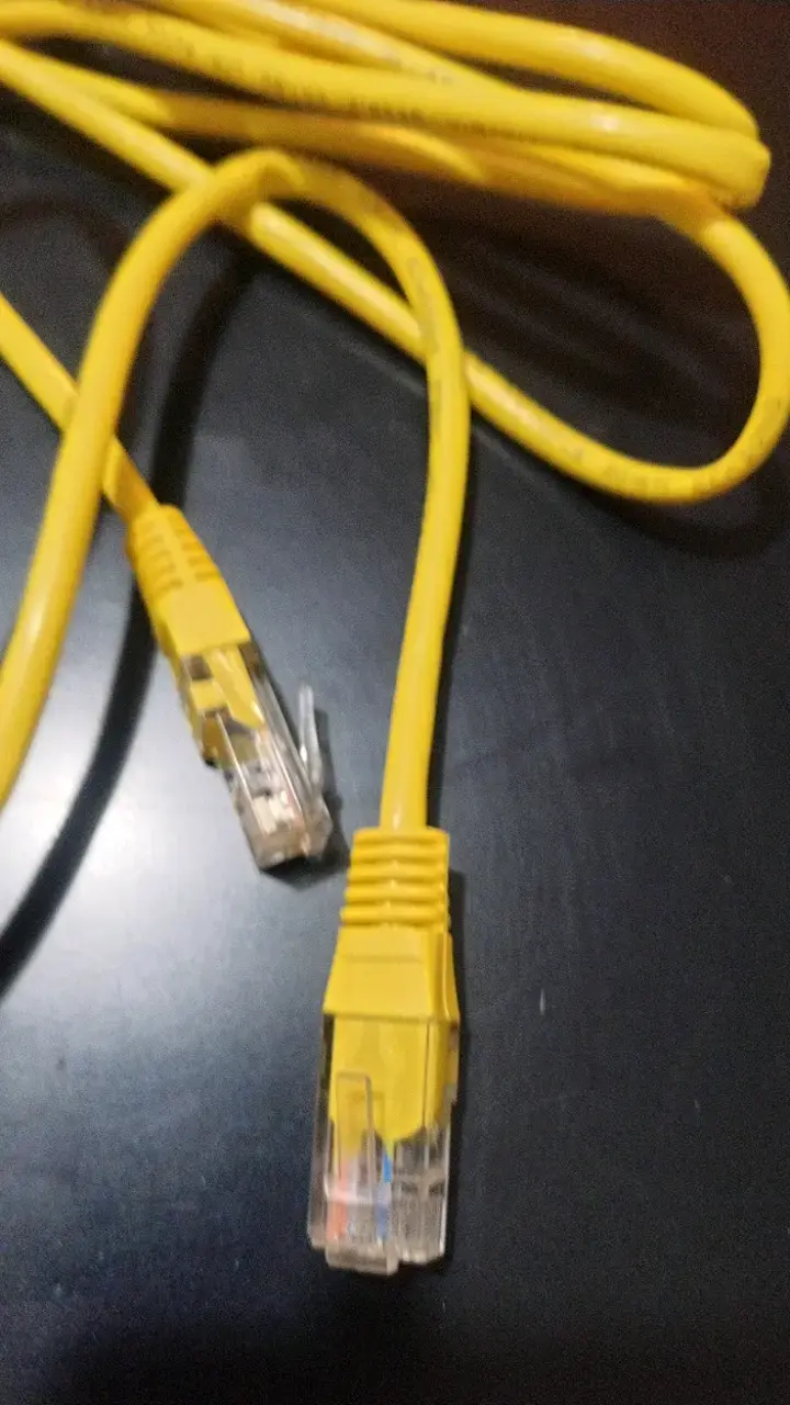 Cable Ethernet RJ45 amarillo de 2 metros - 2