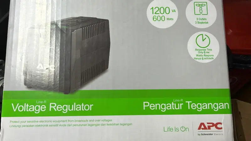Regulador de Voltaje APC Line-R 1200VA - 1