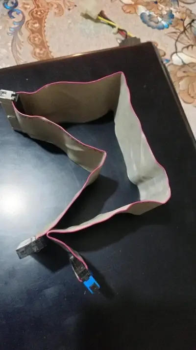 Cable plano IDE para conexión de disco duro - miniatura 1