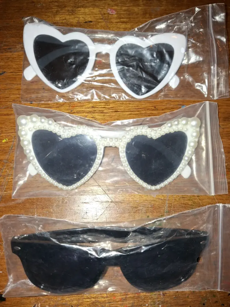 Set de Gafas de Sol Corazón y Clásicas - 1