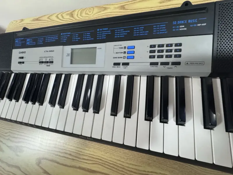 Teclado Casio CTK-1550 con 61 teclas - 2