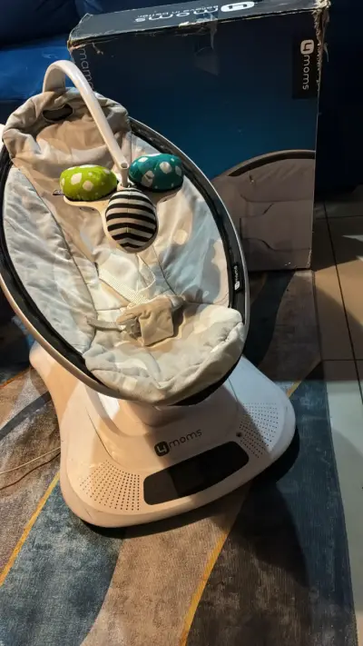 Silla mecedora para bebé 4moms Mamaroo - miniatura 1