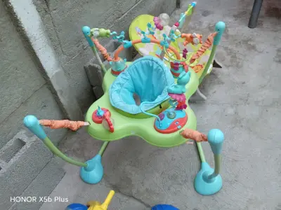 Centro de actividades para bebé colorido - miniatura 1