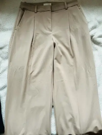 Pantalones beige de vestir para mujer - miniatura 2