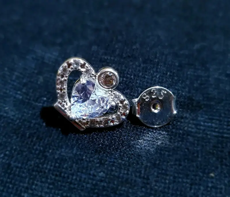 Aros de plata con diseño de corazón y circonitas - 3