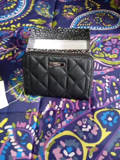 Monedero negro acolchado elegante - miniatura 1
