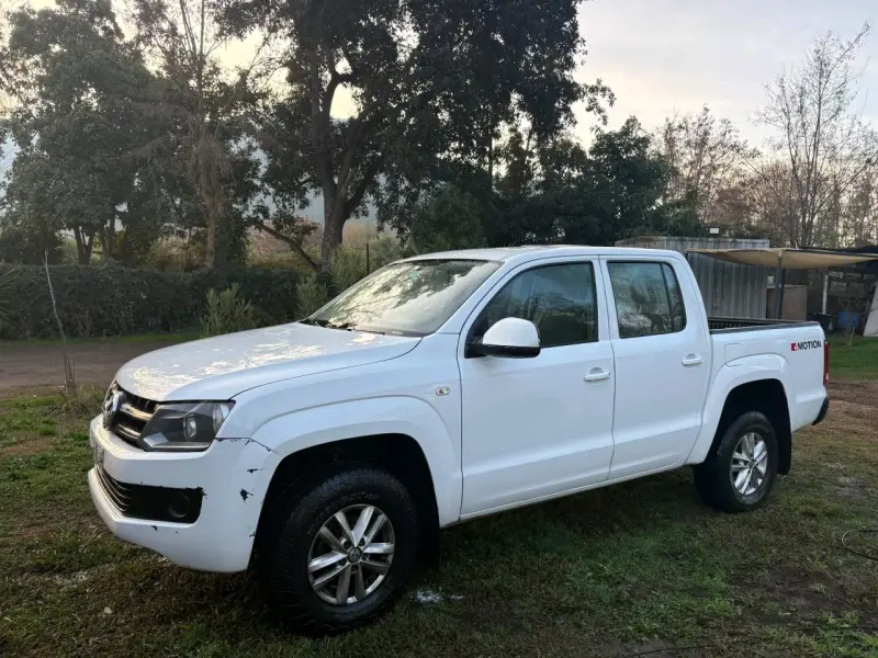 Camioneta Volkswagen Amarok 4x2 Blanca - 2