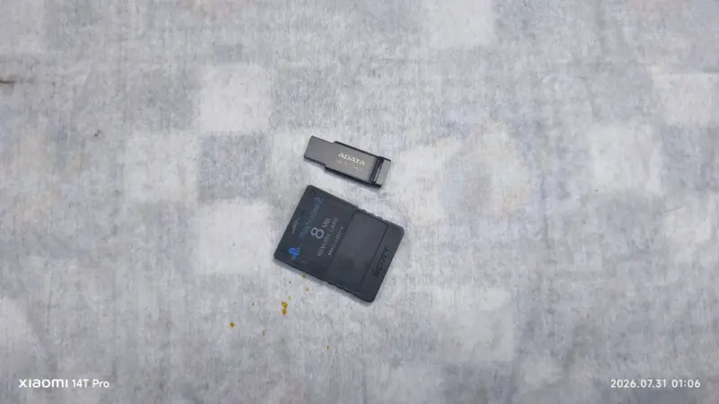 Consola Sony PlayStation 2 Slim con accesorios - 2