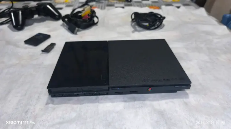 Consola Sony PlayStation 2 Slim con accesorios - 5