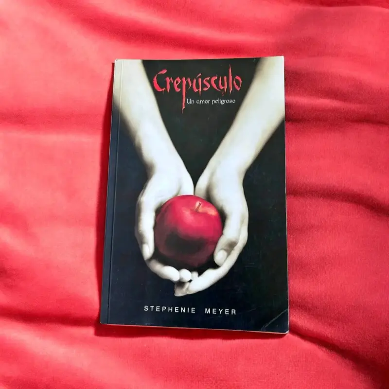 Libro Crepúsculo de Stephenie Meyer