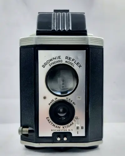 Cámara vintage Brownie Reflex Synchro Model - miniatura 2