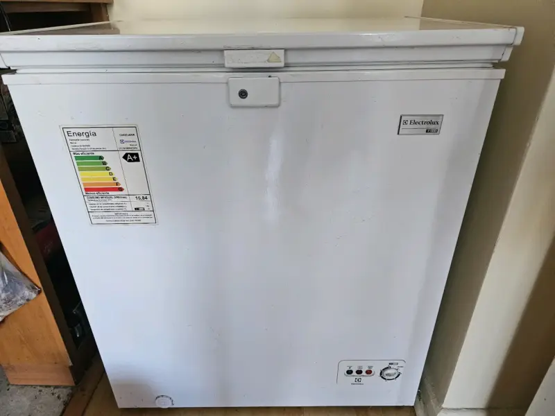 Congelador horizontal Electrolux A+ en buen estado - 1