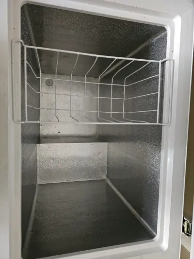 Congelador horizontal Electrolux A+ en buen estado - miniatura 2