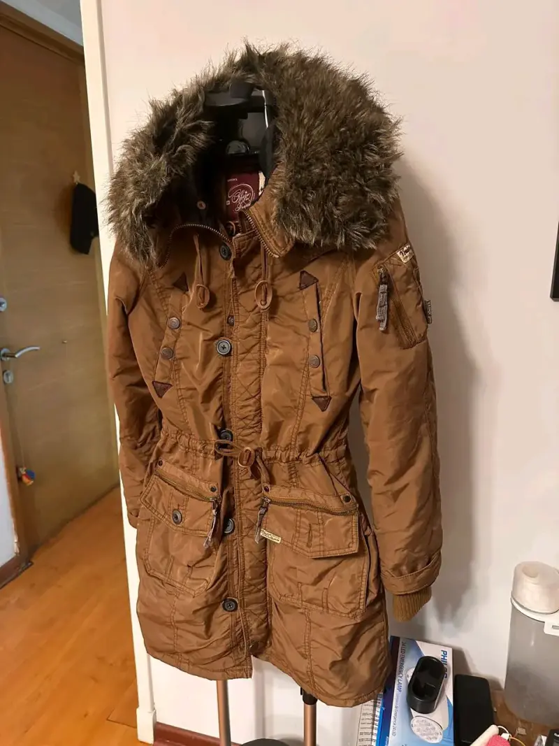 Parka marrón con gorro de piel sintética para muj - 2