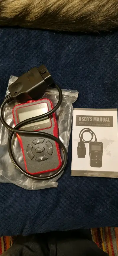 Escáner Automotriz OBD II V100 para Diagnóstico de Vehículos - miniatura 3