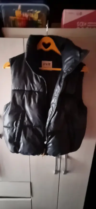 Chaleco acolchado negro  para mujer - miniatura 1