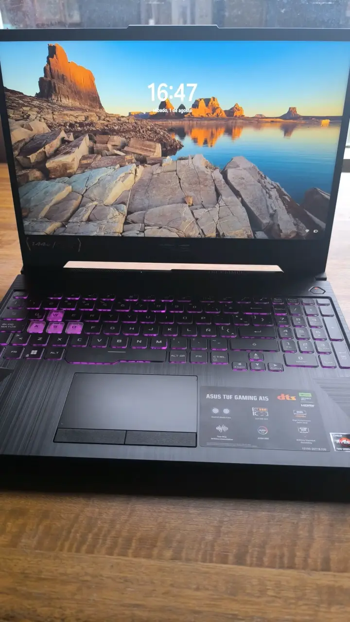 Laptop ASUS TUF Gaming A15 con tarjeta gráfica - 1