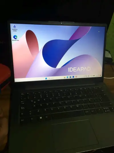 Laptop Lenovo Ideapad con SSD 117GB - miniatura 1