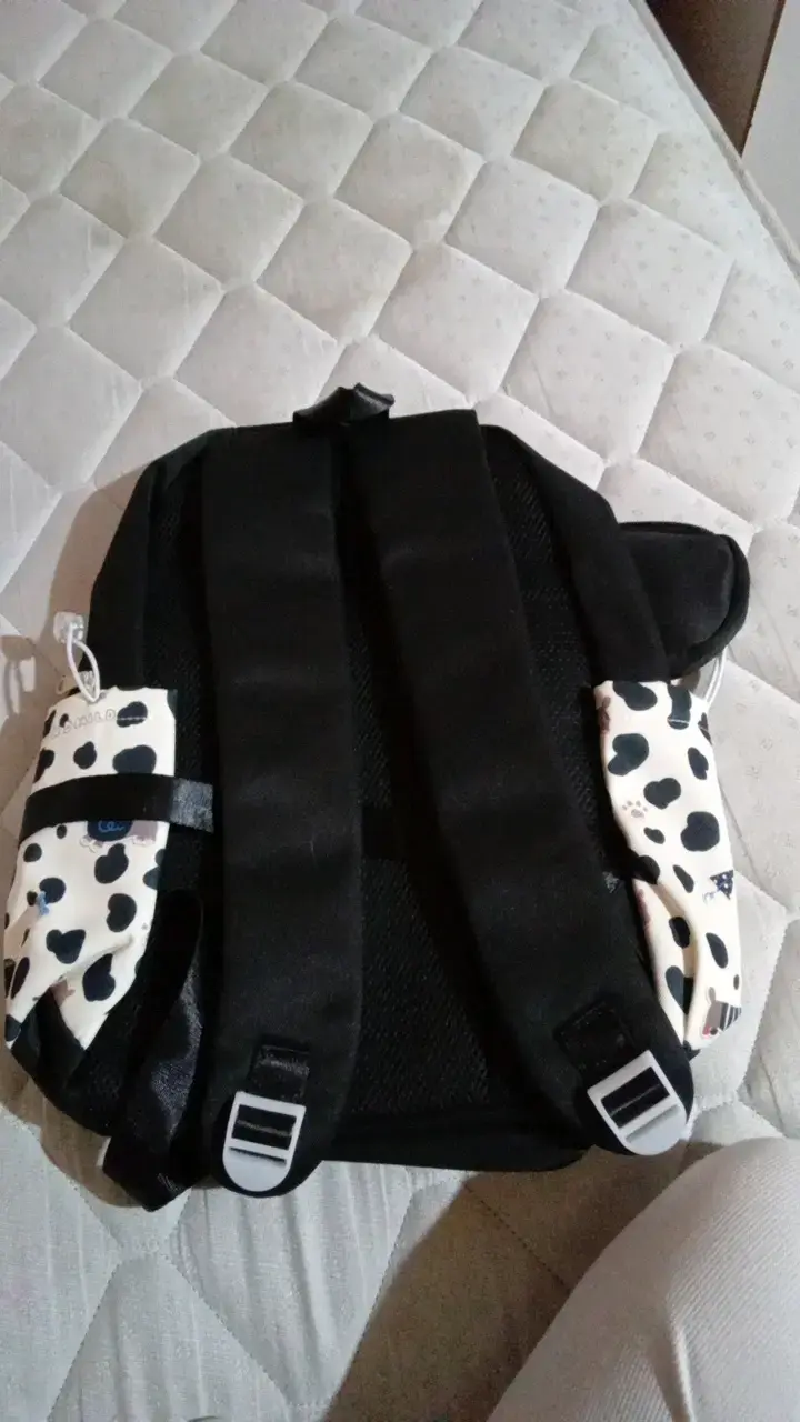 Mochila NUEVA con bolsillos y monedero incluido - 2