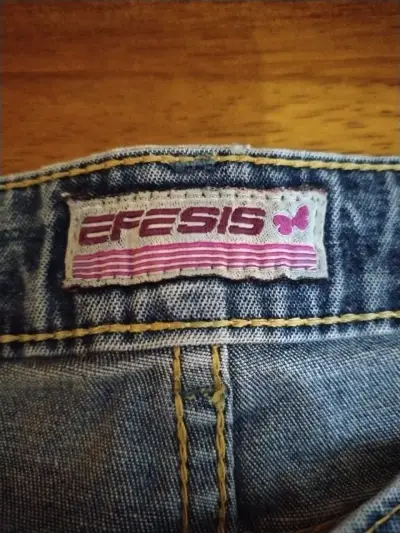 Jeans Efesis con bordado floral y diseño rasgado - miniatura 2