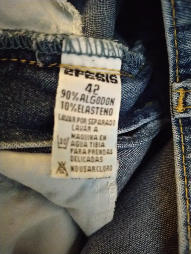 Jeans Efesis con bordado floral y diseño rasgado - 3