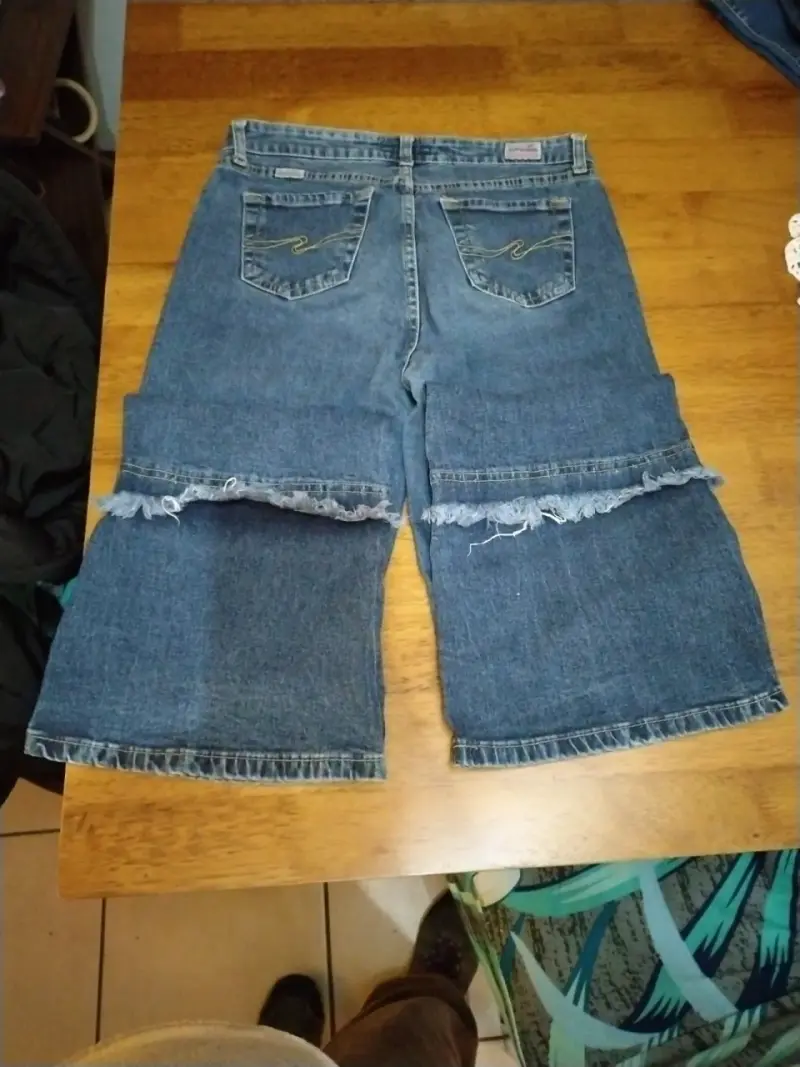 Jeans Efesis con bordado floral y diseño rasgado - 4