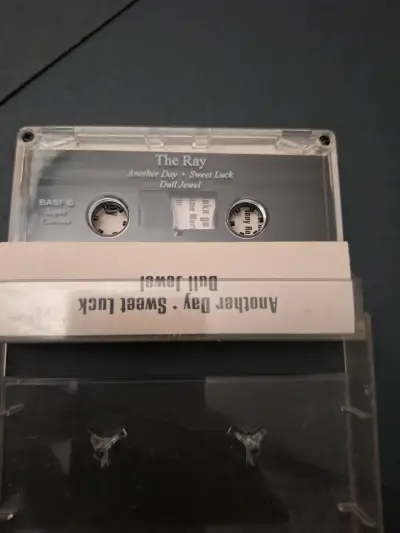 Cassette de música The Ray en buen estado - miniatura 2
