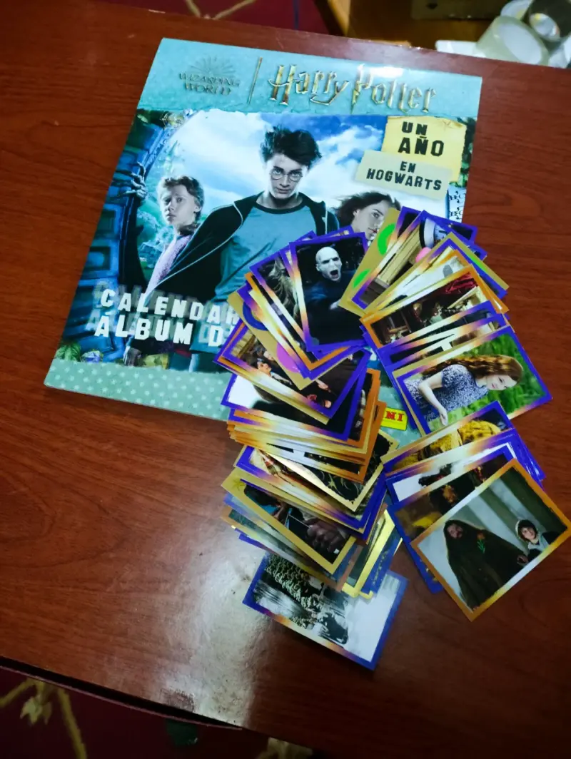 Álbum calendario Harry Potter con stickers - 1