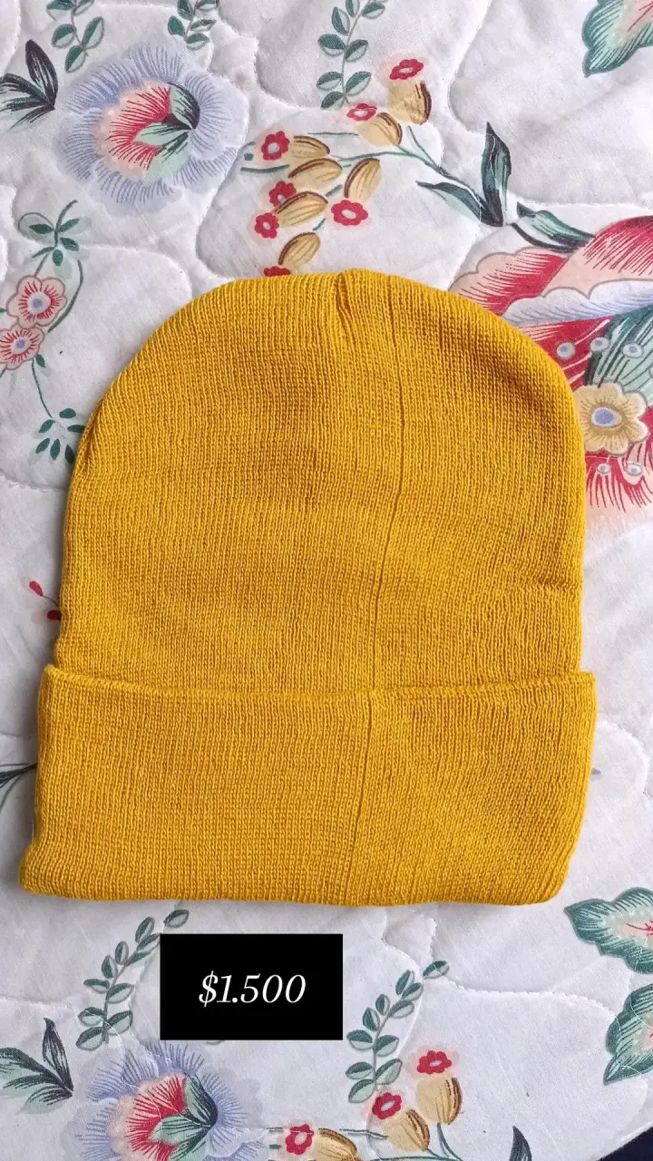 Gorros de lana en varios colores - 1