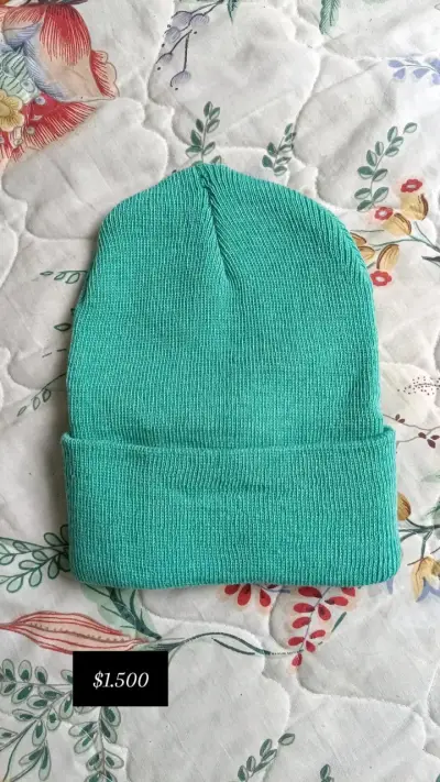Gorros de lana en varios colores - miniatura 4
