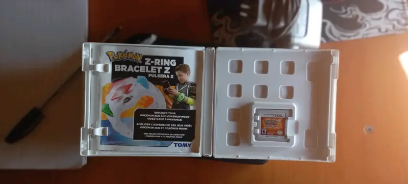 Consola Nintendo 2DS Roja con Pokémon Sol - 3