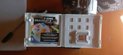 Consola Nintendo 2DS Roja con Pokémon Sol - miniatura 3