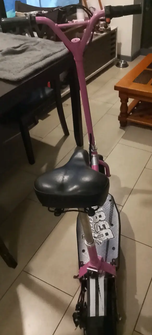 Scooter eléctrico Uber Scoot 500W rosa con asiento - 3