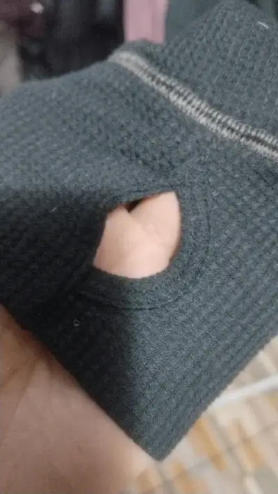 Polerón negro Under Armour con capucha - miniatura 2